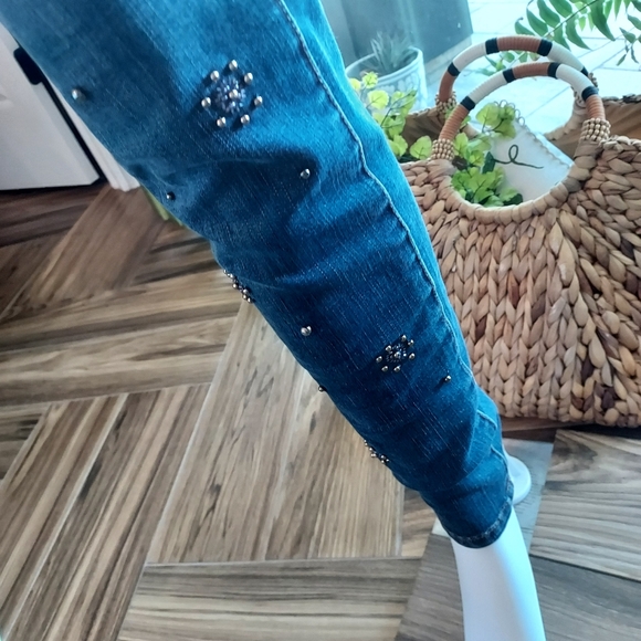 Chicos Tapered Jean with Studded Beaded & Snowflake Detail. - Picture 5 of 13